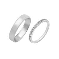 Eheringe aus einem Eternity-Ring mit Moissaniten und einem Komfort-Ring Lorne