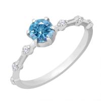 Ring mit einem zertifizierten fancy blauen Lab Grown Diamanten und weißen Lab Grown Diaman